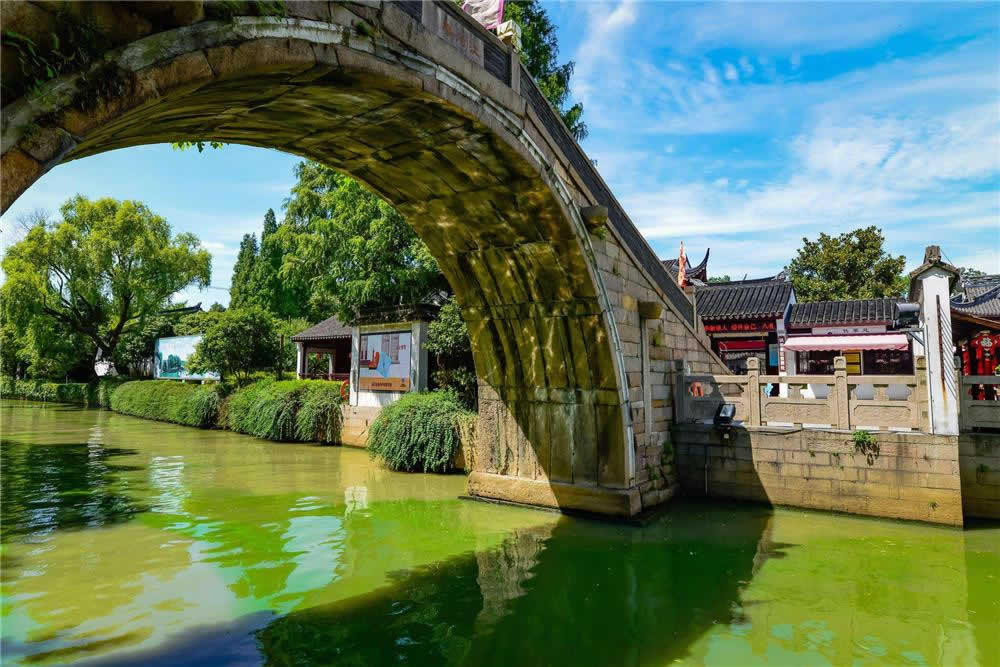 One Day Suzhou and Zhouzhuang Bus Tour From Shanghai