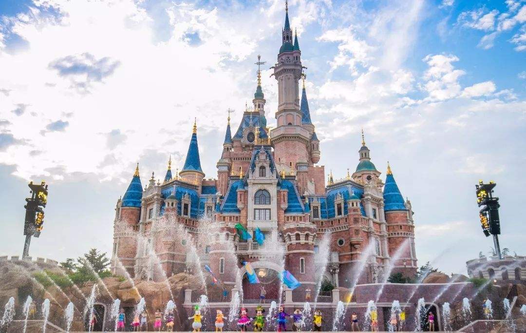 Shanghai_Disneyland_2.jpg