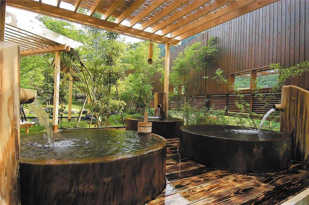 Shanghai Package Tour: Hot Spring Bathing with Hot Pot Dining Experience