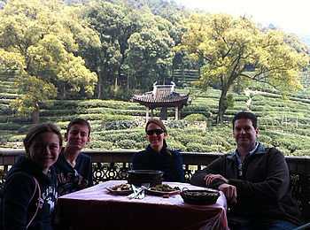 Lunch-at-the-local-Tea-Farmer's House-to-try-the-local-delicacies