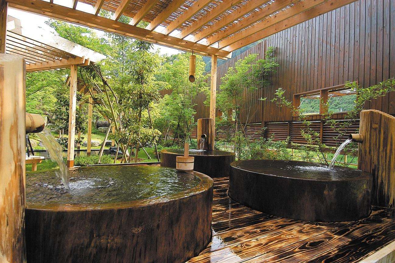 Shanghai Package Tour Hot Spring Bathing with Hot Pot Dining