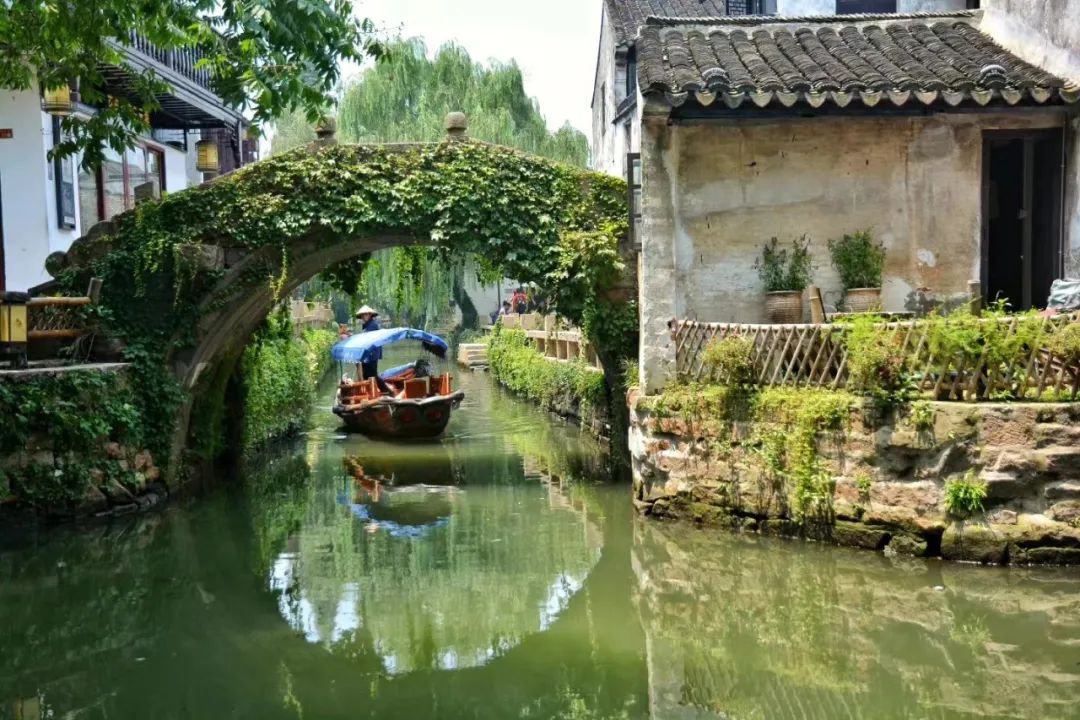Private-Boat-Ride-on-Grand-Canal