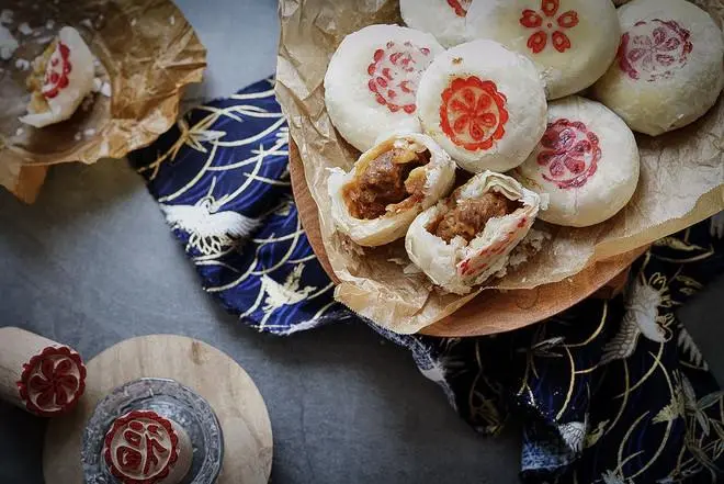 Suzhou-style-Pork-Mooncakes