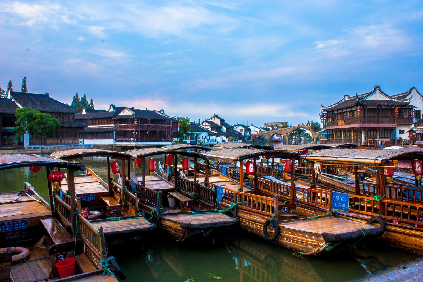 Boat-Ride-in-Zhujiajiao-Water-Town