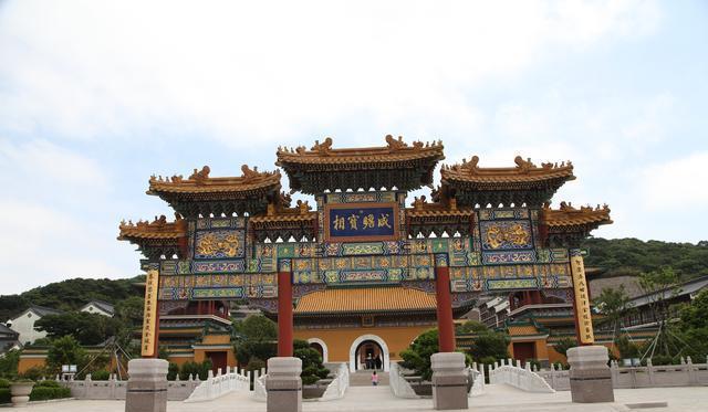 Nanhai-Guanyin-Temple-in-Putuo