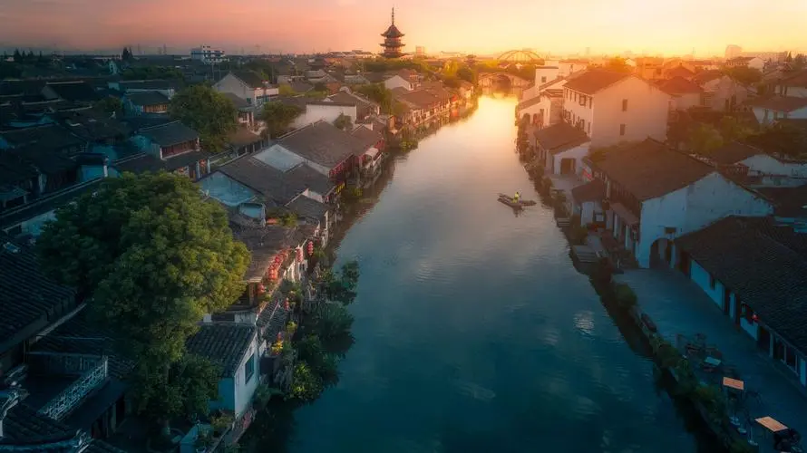 Grand-Canal-Boat-Ride-Suzhou