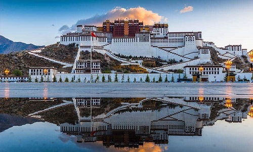 Potala-palace-in-Tibet