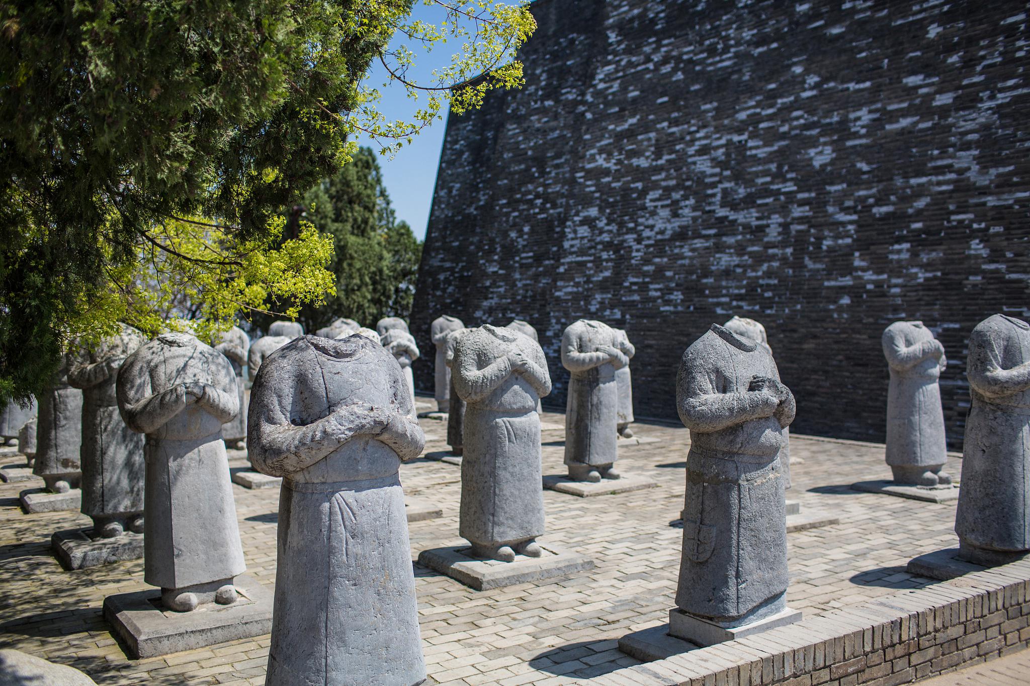 Ming-Tombs