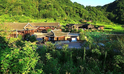 Zhangjiajie-Shiyanping-Traditional-Tujia-Village