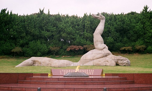 Longhua-Martyrs-Cemetery-Shanghai