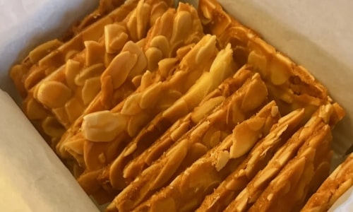 almond slices almond slices